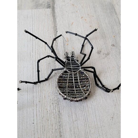 Unique beaded spider set Halloween prop Decor creepy scary - Picture 8 of 8